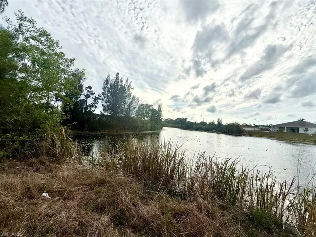 3644 Ne 9th Pl, Cape Coral, Florida 33909