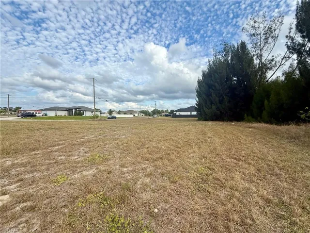 3644 Ne 9th Pl, Cape Coral, Florida 33909