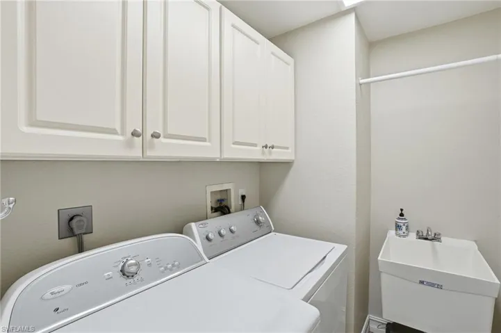 3850  Groton  CT, Naples, FL 34112