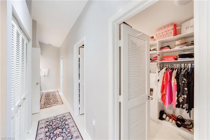 WALK-IN CLOSET W/BUILT-INS