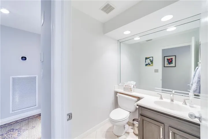 1/2 BATH