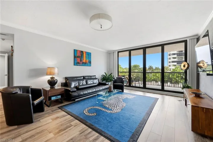 6075 Pelican Bay Blvd 203, Naples, Florida 34108