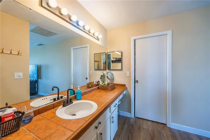 2nd primary bath