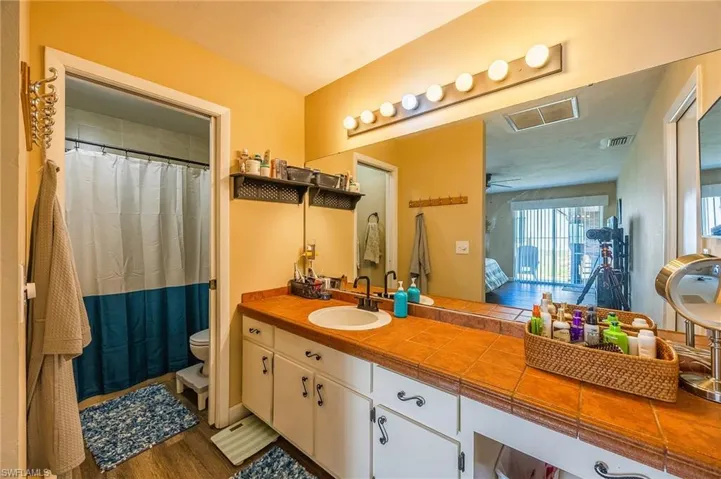 2nd primary bath