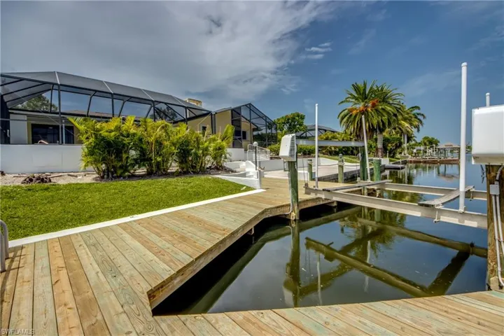 715 Se 33rd Ter, Cape Coral, Florida 33904