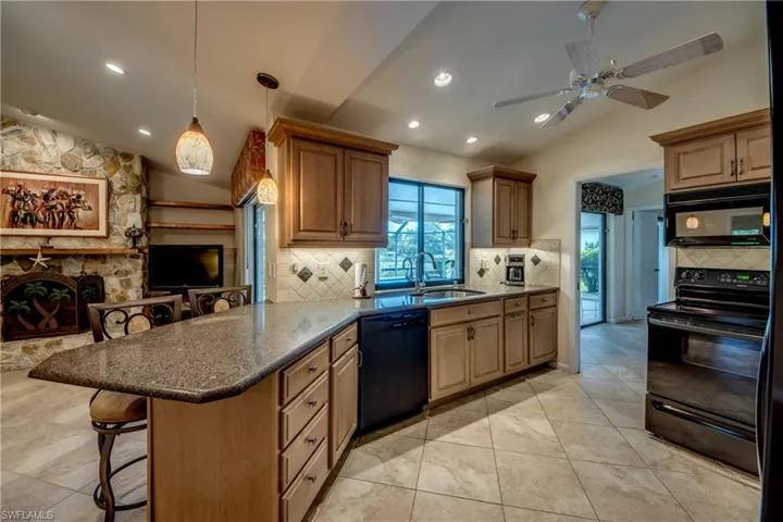 715 Se 33rd Ter, Cape Coral, Florida 33904