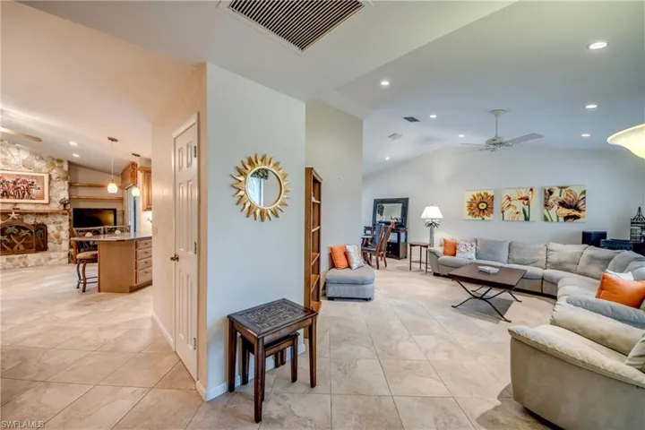 715 Se 33rd Ter, Cape Coral, Florida 33904