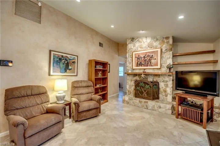 715 Se 33rd Ter, Cape Coral, Florida 33904