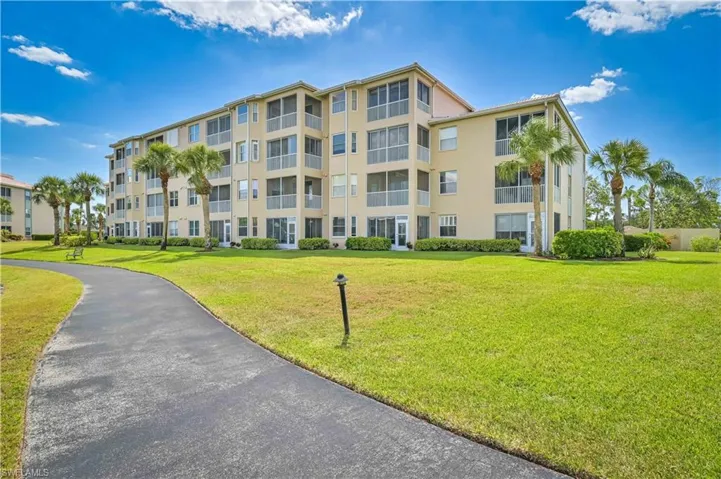 View of apartment building / complex
