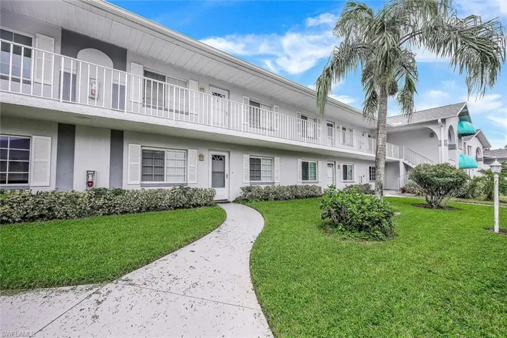 228  Belina  DR, Naples, FL 34104