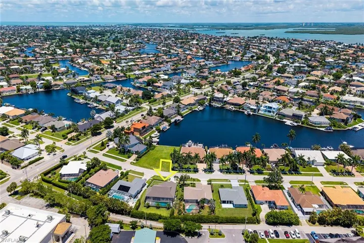 1813 Bahama Ave, Marco Island, Florida 34145