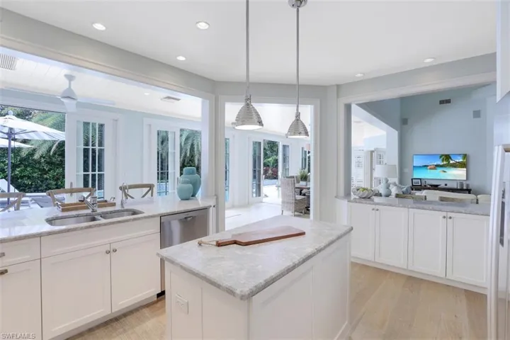 154 4th Ave N, Naples, Florida 34102