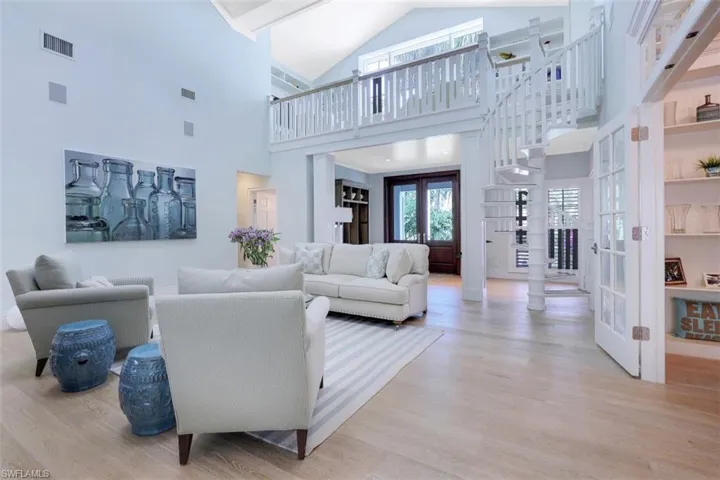 154 4th Ave N, Naples, Florida 34102