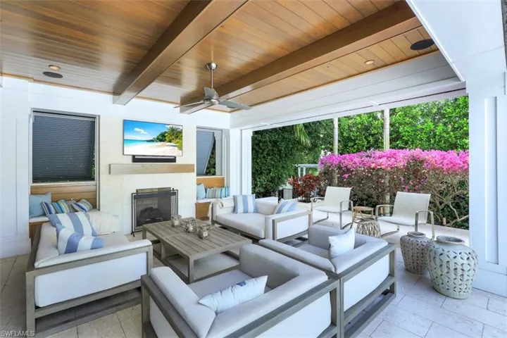 154 4th Ave N, Naples, Florida 34102