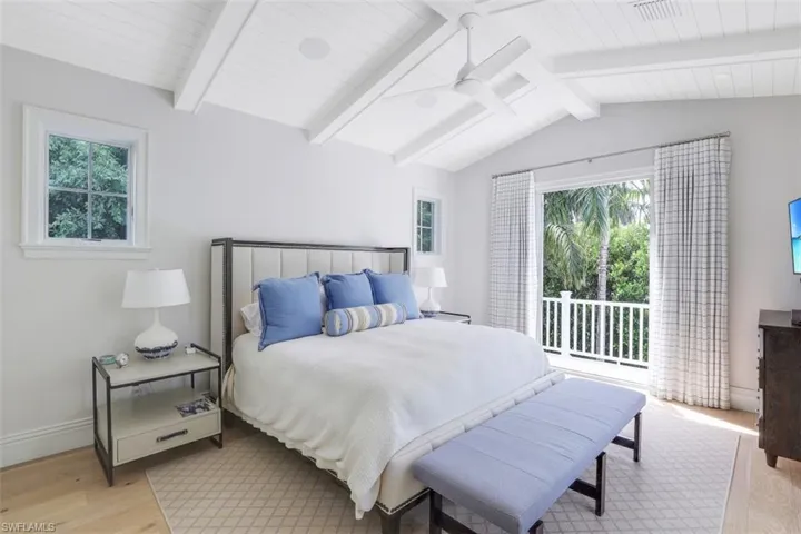 154 4th Ave N, Naples, Florida 34102
