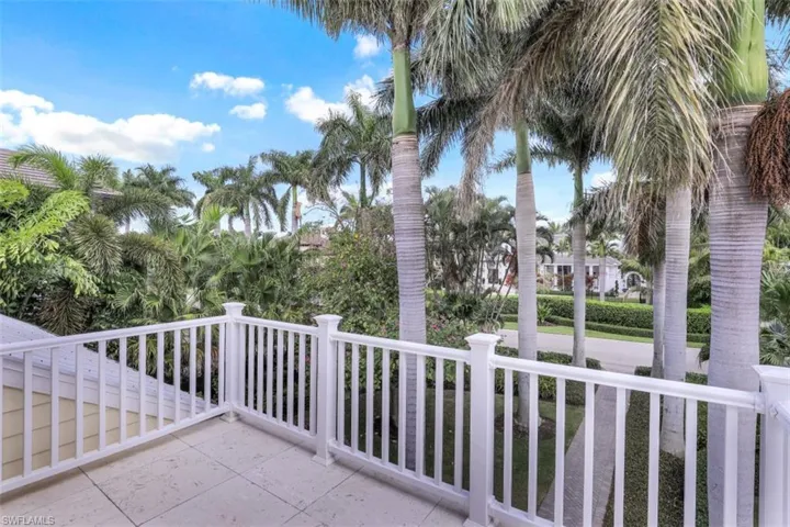 154 4th Ave N, Naples, Florida 34102