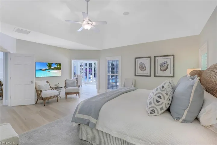 154 4th Ave N, Naples, Florida 34102