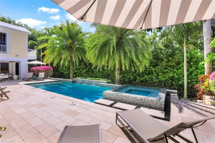 154 4th Ave N, Naples, Florida 34102