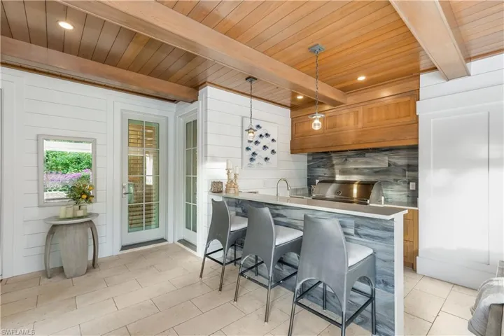 154 4th Ave N, Naples, Florida 34102