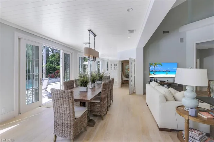154 4th Ave N, Naples, Florida 34102