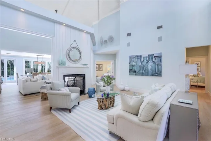 154 4th Ave N, Naples, Florida 34102