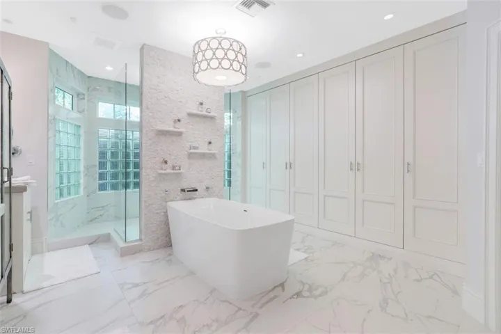 154 4th Ave N, Naples, Florida 34102