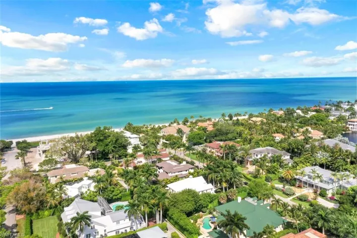 154 4th Ave N, Naples, Florida 34102