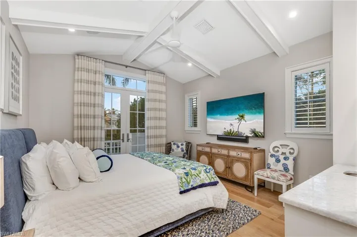 154 4th Ave N, Naples, Florida 34102