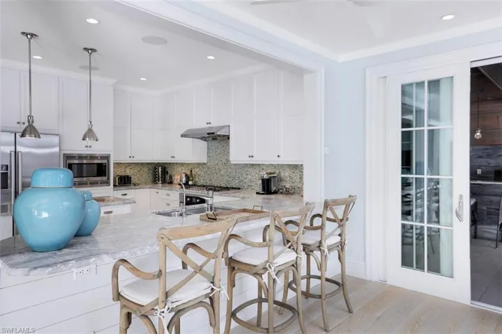 154 4th Ave N, Naples, Florida 34102