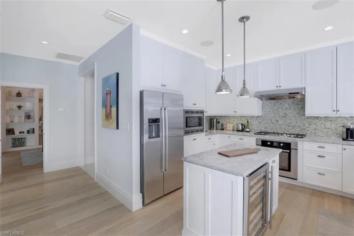 154 4th Ave N, Naples, Florida 34102