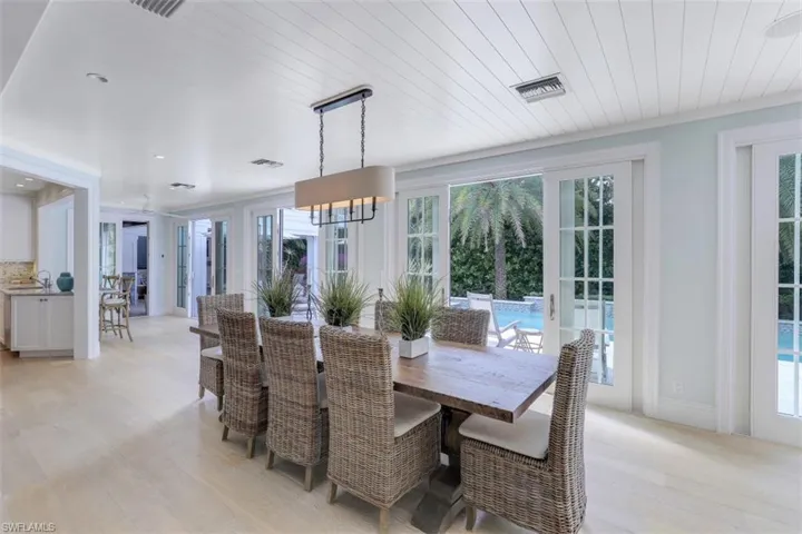 154 4th Ave N, Naples, Florida 34102