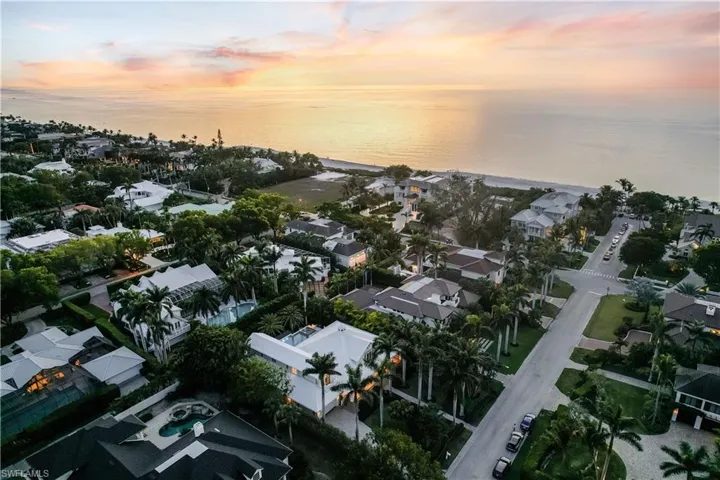 154 4th Ave N, Naples, Florida 34102