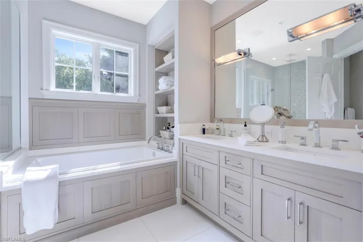 154 4th Ave N, Naples, Florida 34102