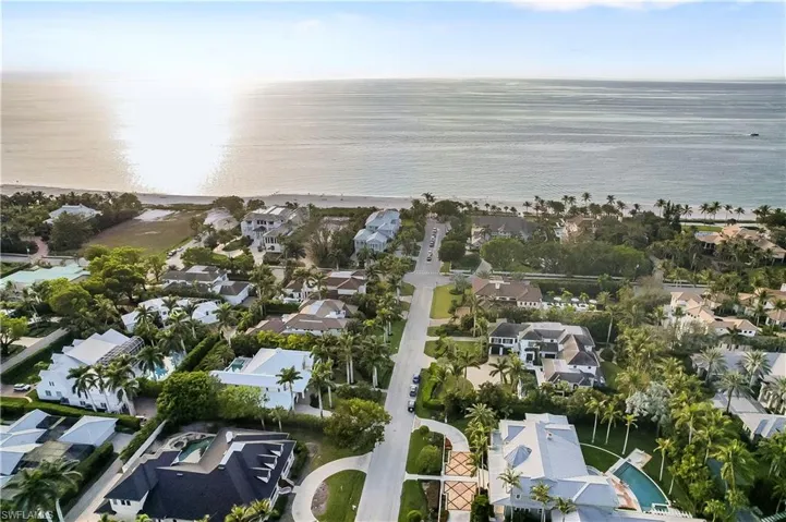 154 4th Ave N, Naples, Florida 34102