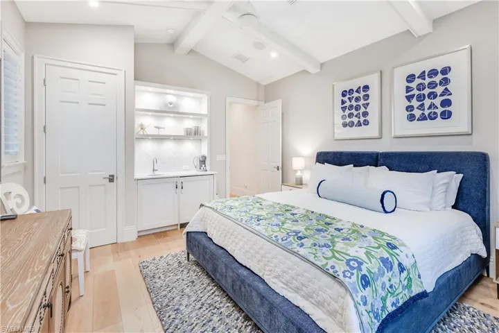 154 4th Ave N, Naples, Florida 34102