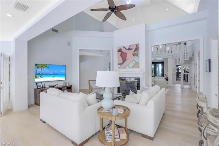 154 4th Ave N, Naples, Florida 34102