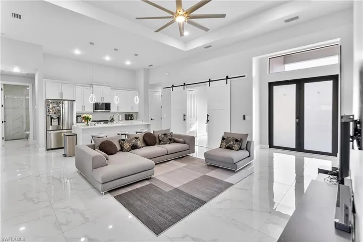 118 Nw 2nd Ave, Cape Coral, Florida 33993