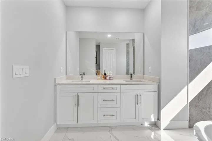 118 Nw 2nd Ave, Cape Coral, Florida 33993