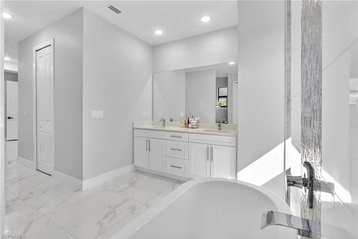 118 Nw 2nd Ave, Cape Coral, Florida 33993
