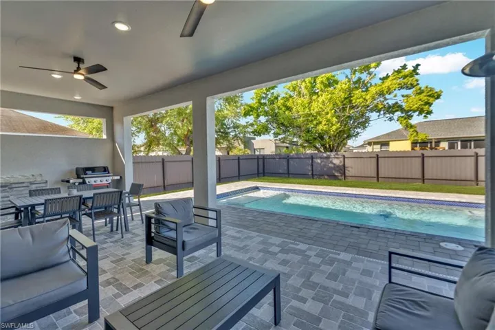 118 Nw 2nd Ave, Cape Coral, Florida 33993