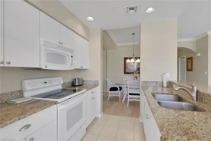 8680 Cedar Hammock Cir # 122, Naples, Florida 34112