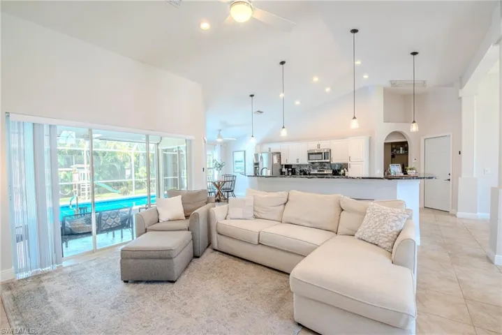 1807 Sw 48th Ln, Cape Coral Fl 33914