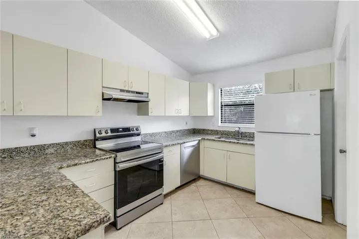 2178  Arbour Walk  CIR, Naples, FL 34109