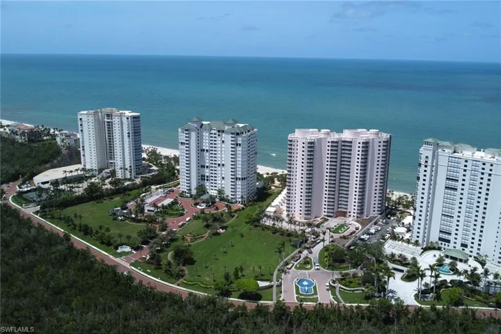 Bay Colony condo lifestyle on the Gulf