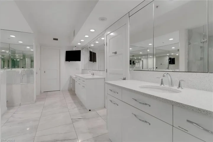 Guest Bedroom with terrace and ensuite