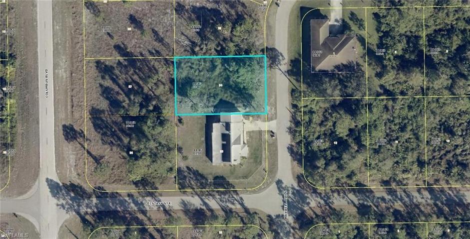 1008  Maxwell S AVE, LEHIGH ACRES, FL 33974