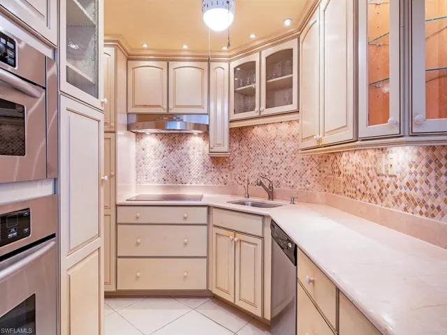 4005 Gulf Shore Blvd N 903, Naples, Florida 34103