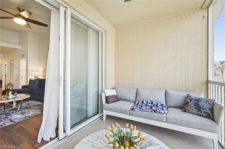 Balcony featuring an outdoor hangout area