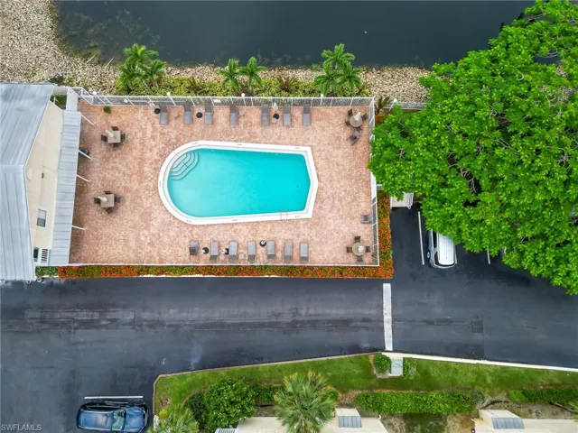 4625 Bayshore Dr D7, Naples, Florida 34112