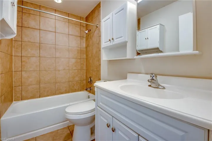 Full 2nd Bathroom W/ Tub & Shower Combo.